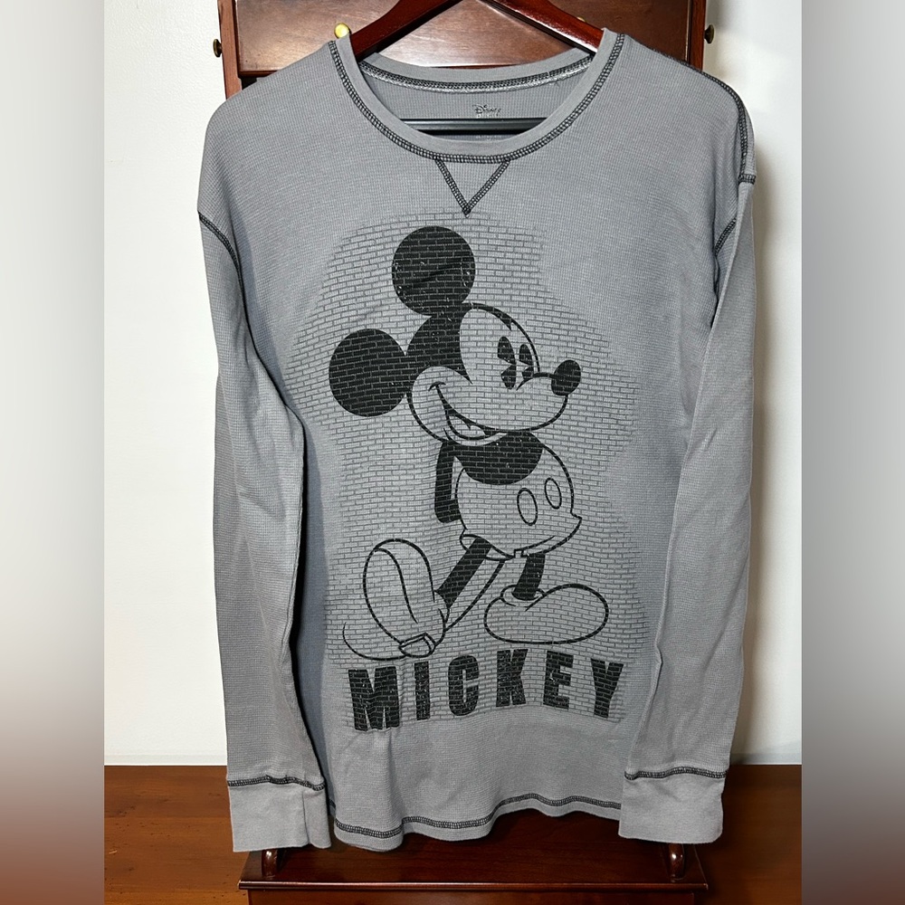 Disney Store Men's Large Gray Black Mickey Mouse Long Sleeve Thermal Shirt